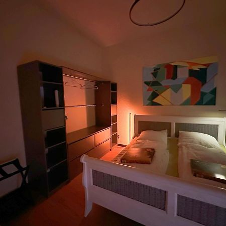 Igo Apartment 2 Schlafenzimmer Mit Waschmaschine Trockner Haustier Rheinufer 5Min Netflix Disney Plus 17-6 Duisburg Eksteriør bilde