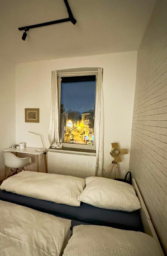 Igo Apartment 2 Schlafenzimmer Mit Waschmaschine Trockner Haustier Rheinufer 5Min Netflix Disney Plus 17-6 Duisburg Eksteriør bilde
